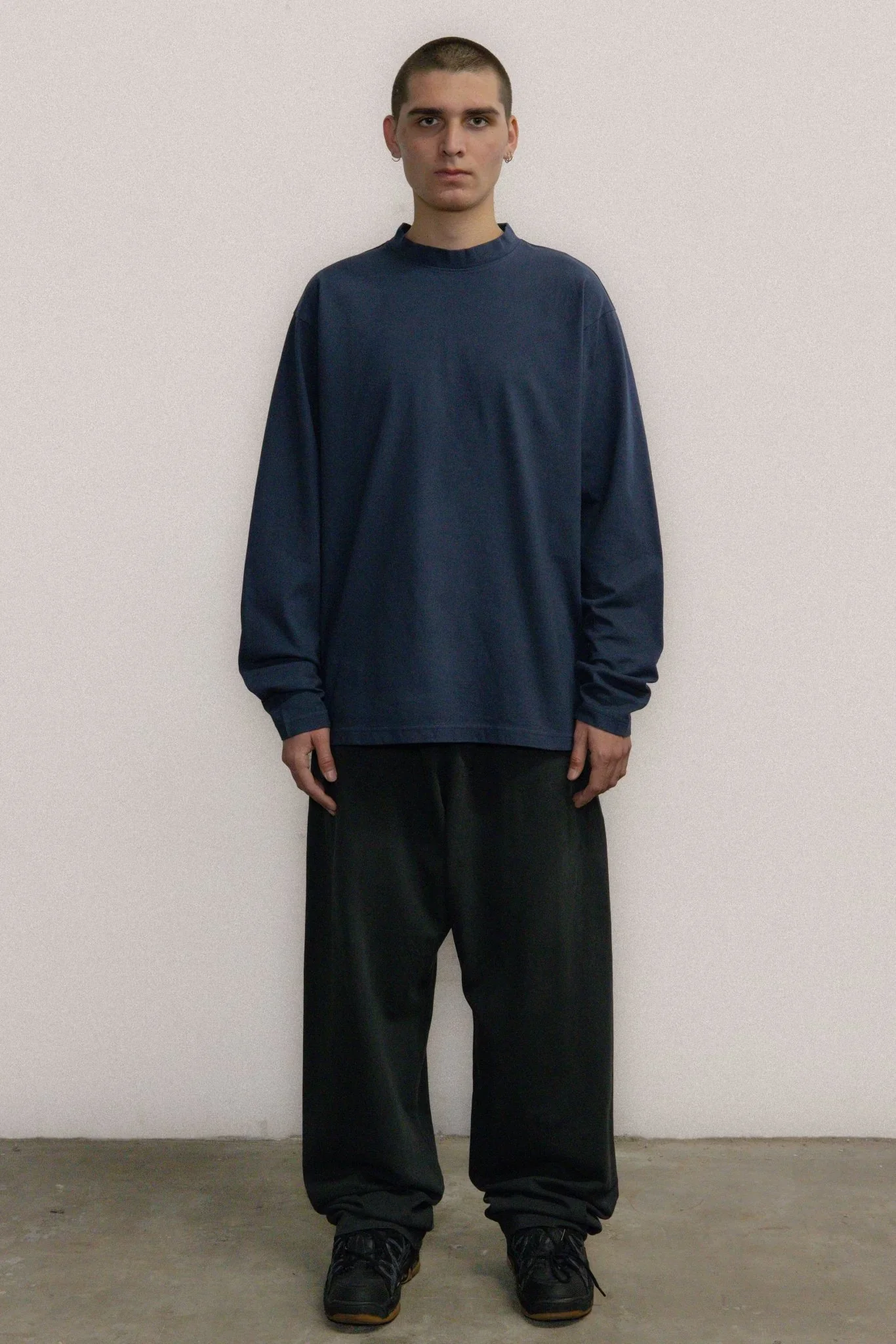Yeezy Gap H03 REGULAR FIT LS TEE TAPESTRY NAVY - Image 2